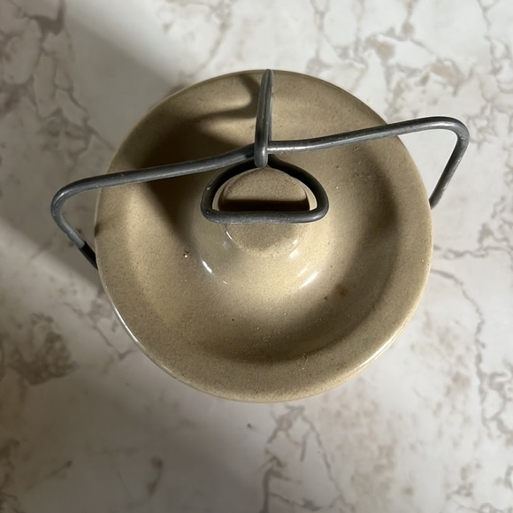 Vintage 70’s Win Schuler Restaurants cheese crock with lid - Picture 11 of 16